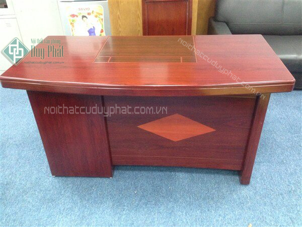 Cách chọn bàn giám đốc cho SẾP Nữ Sang Trọng hợp mệnh tuổi