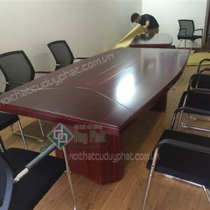 Bàn họp sơn PU giá rẻ (BHPU1700)