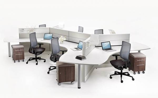 Tư vấn có nên lắp vách ngăn bàn làm việc hay không?