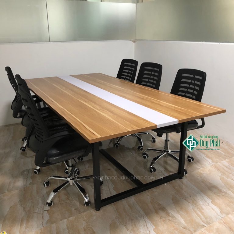 Bàn họp chân sắt là gì