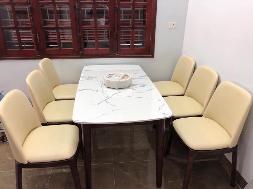 Bộ bàn ăn mặt đá sang trọng