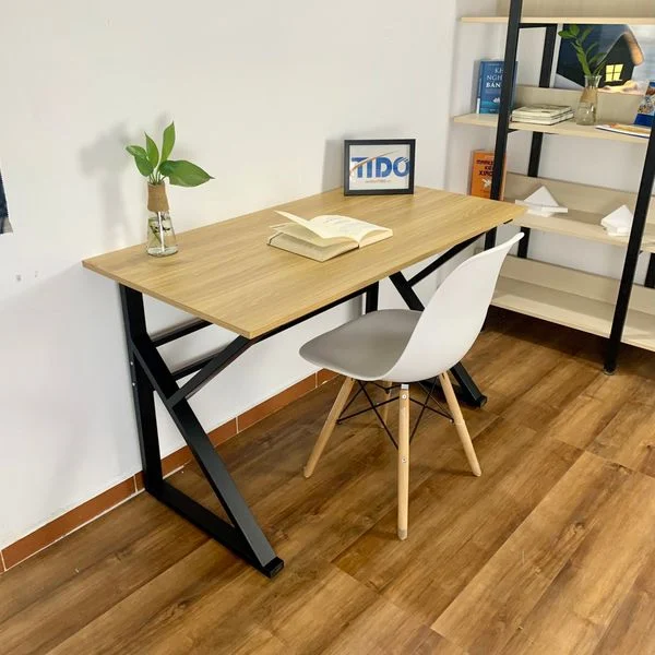 Bàn chân sắt mặt gỗ