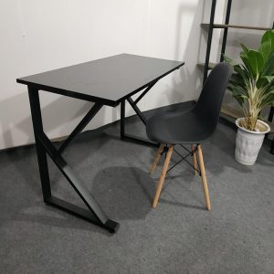 Bàn chân sắt chữ K hiện đại