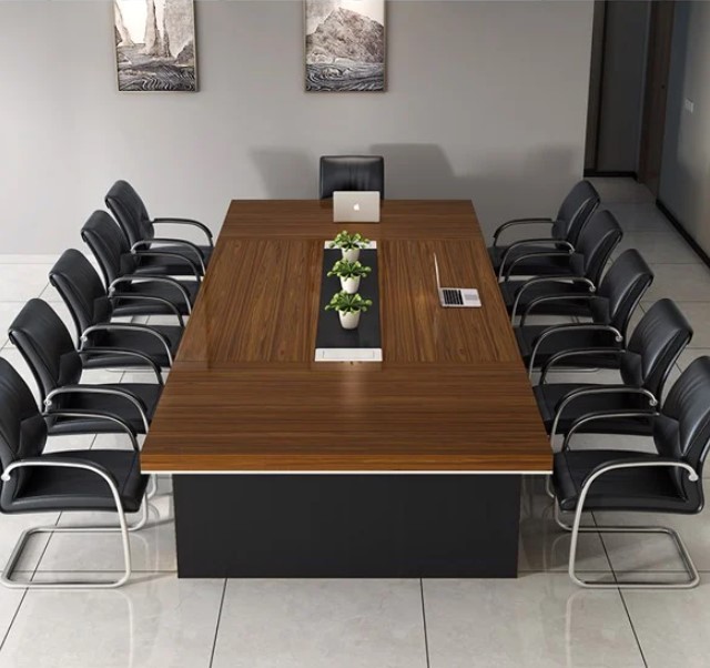 Tại sao các doanh nghiệp ở Hồ Chí Minh cần quan tâm đến việc đầu tư cho bàn họp?