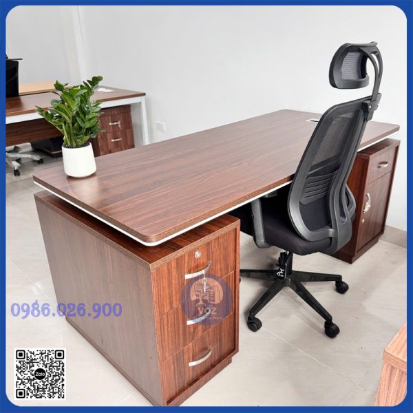 Bàn giám đốc Tân Đông Hiệp 1m8x80cm kèm 2 tủ phụ, gọn đẹp, tiện dụng Bàn giám đốc Tân Đông Hiệp 1m8x80cm kèm 2 tủ phụ, gọn đẹp, tiện dụng
