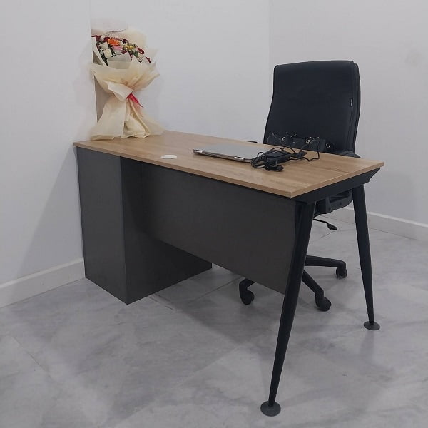 Bàn giám đốc chân sắt Bàn giám đốc chân sắt