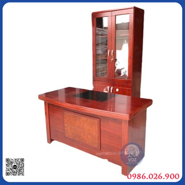 Bàn giám đốc thẳng phổ biến